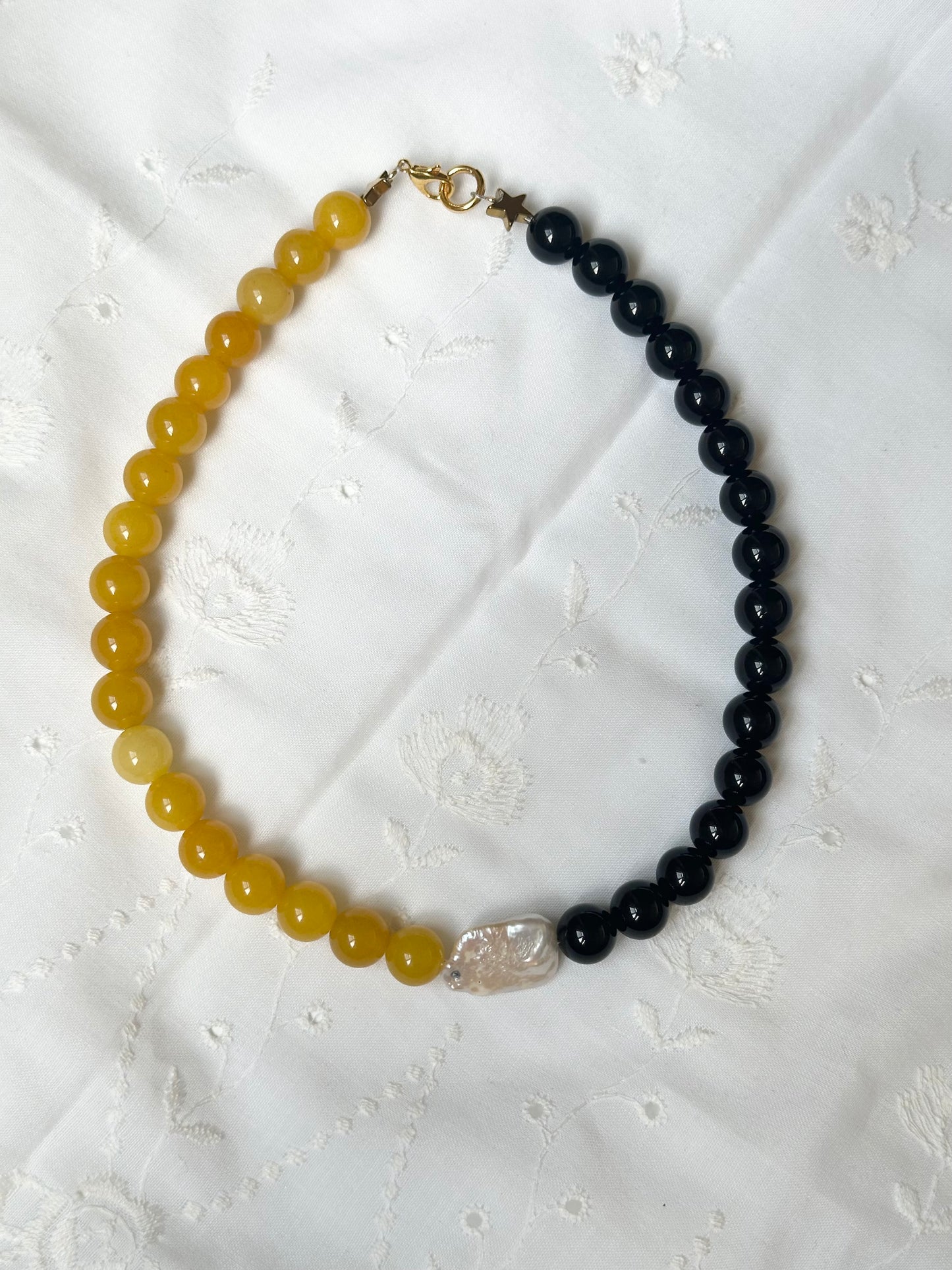 Two Tone Pearl Necklace
